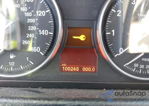 2014 BMW X1 xDrive28I z USA, uszkodzony, nr VIN WBAVL1C51EVY14479